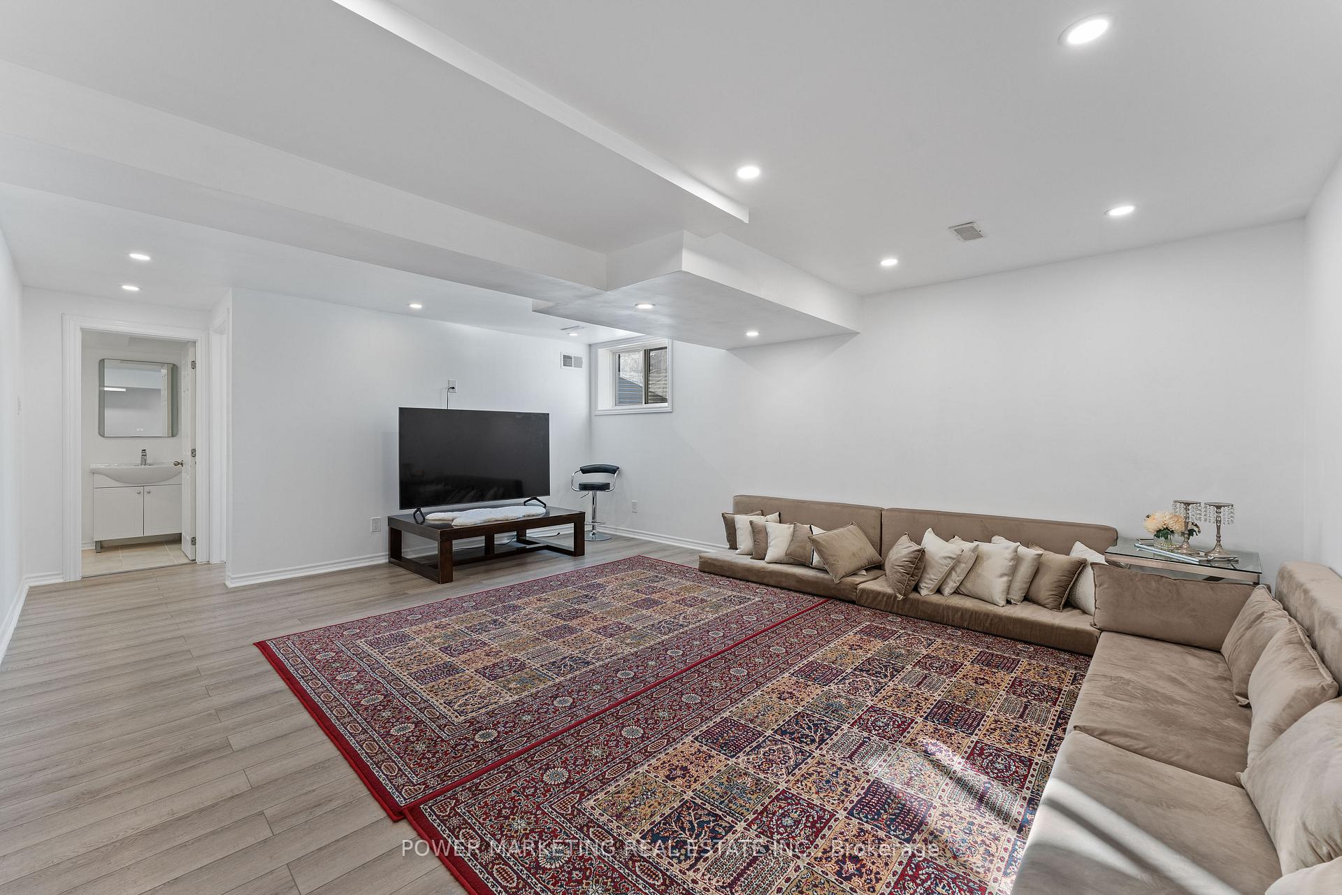 Photo 29 of 502 Strasbourg Street, Ottawa, Avalon West — HOMEH
