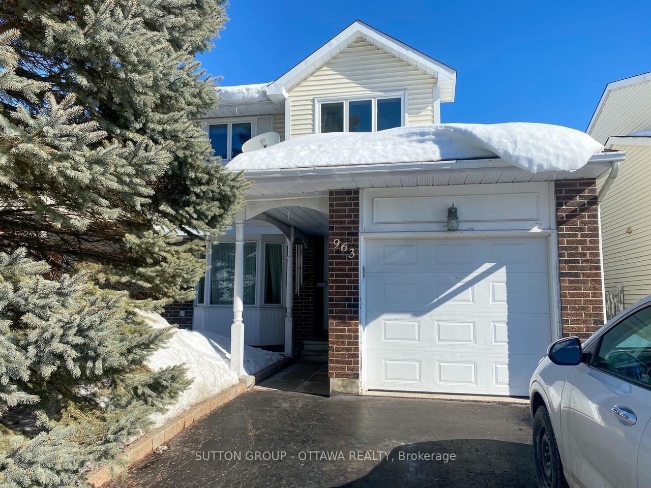 Photo 2 of 963 Snowshoe Crescent, Ottawa, Hiawatha Park/Convent Glen — HOMEH