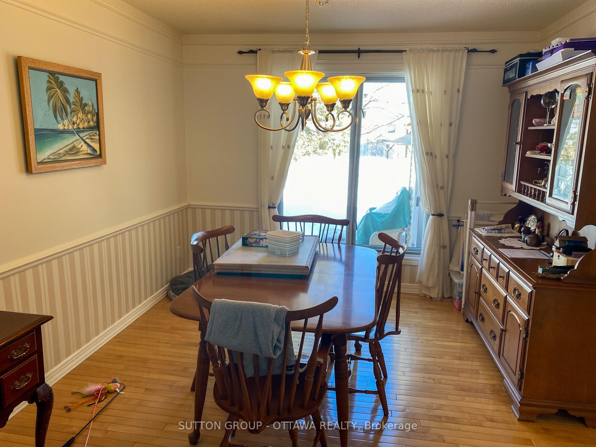 Photo 10 of 963 Snowshoe Crescent, Ottawa, Hiawatha Park/Convent Glen — HOMEH