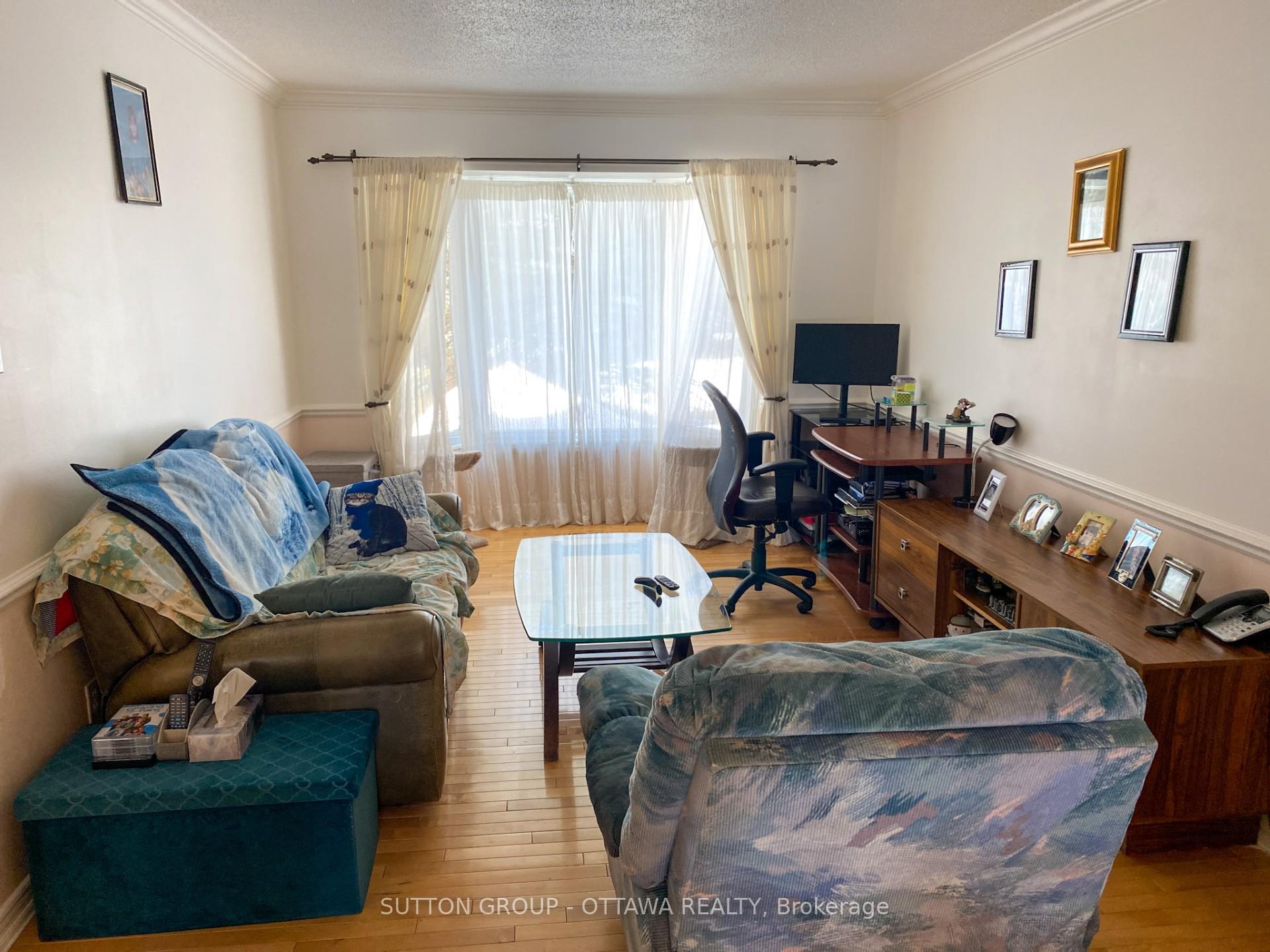 Photo 11 of 963 Snowshoe Crescent, Ottawa, Hiawatha Park/Convent Glen — HOMEH