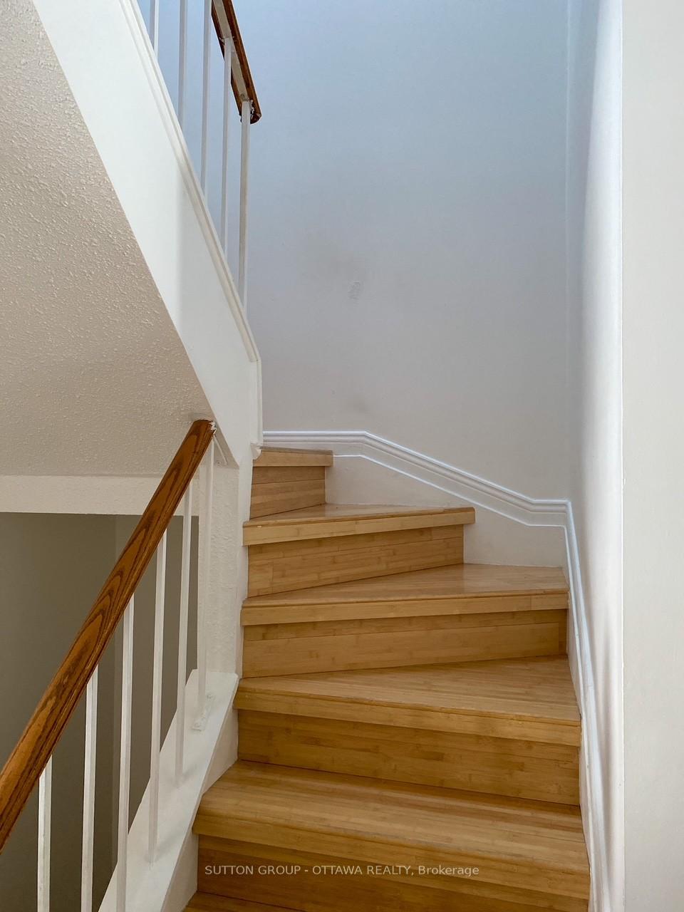 Photo 16 of 963 Snowshoe Crescent, Ottawa, Hiawatha Park/Convent Glen — HOMEH