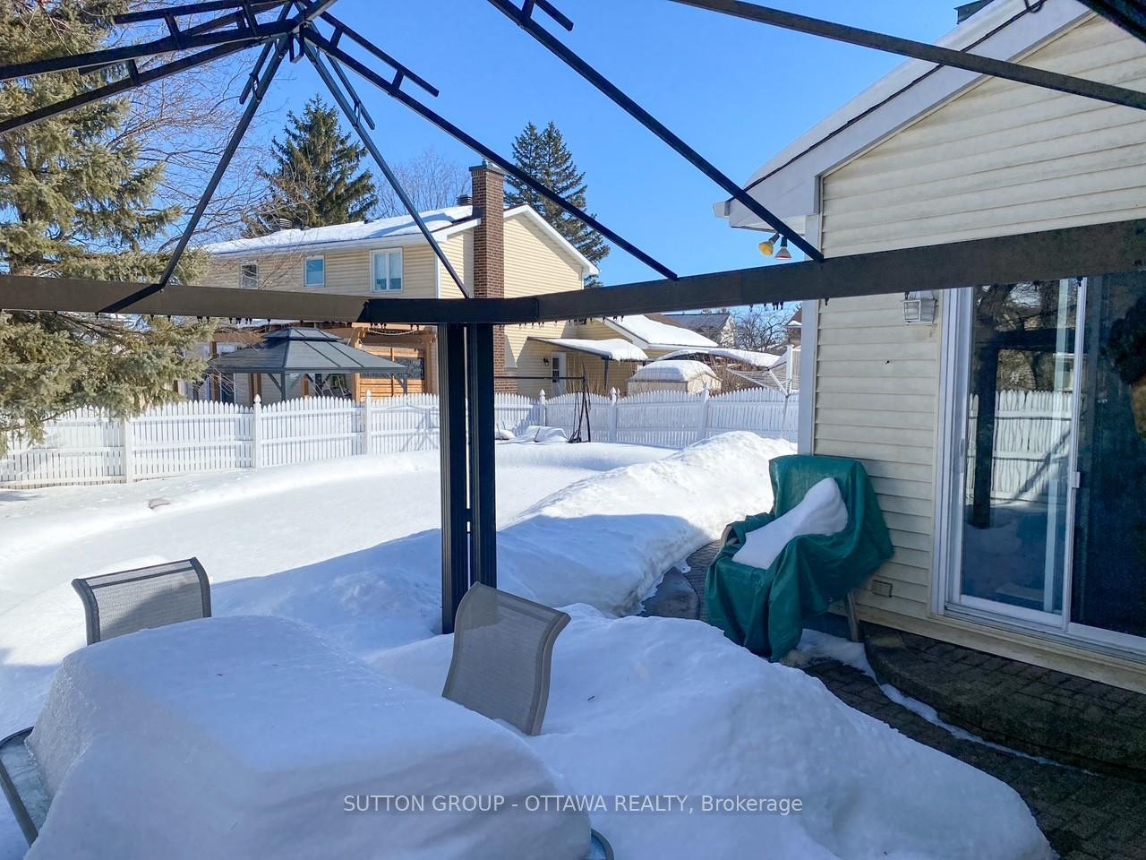 Photo 33 of 963 Snowshoe Crescent, Ottawa, Hiawatha Park/Convent Glen — HOMEH