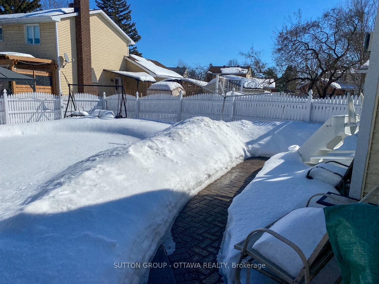 Photo 36 of 963 Snowshoe Crescent, Ottawa, Hiawatha Park/Convent Glen — HOMEH