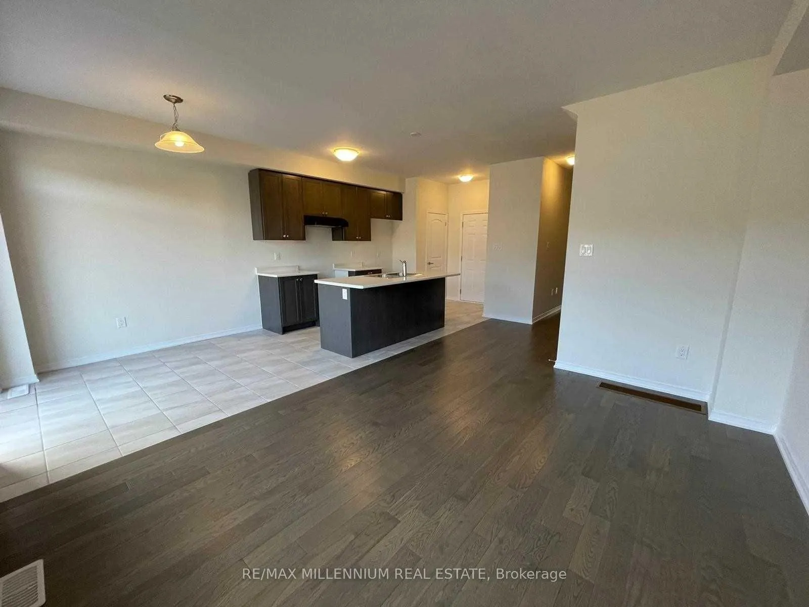 Photo 3 of Unit 34, 8273 Tulip Tree Drive, Niagara Falls, Brown — HOMEH