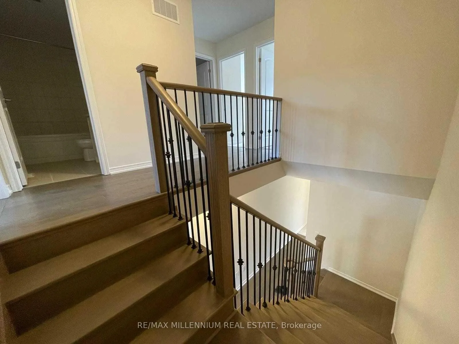 Photo 8 of Unit 34, 8273 Tulip Tree Drive, Niagara Falls, Brown — HOMEH