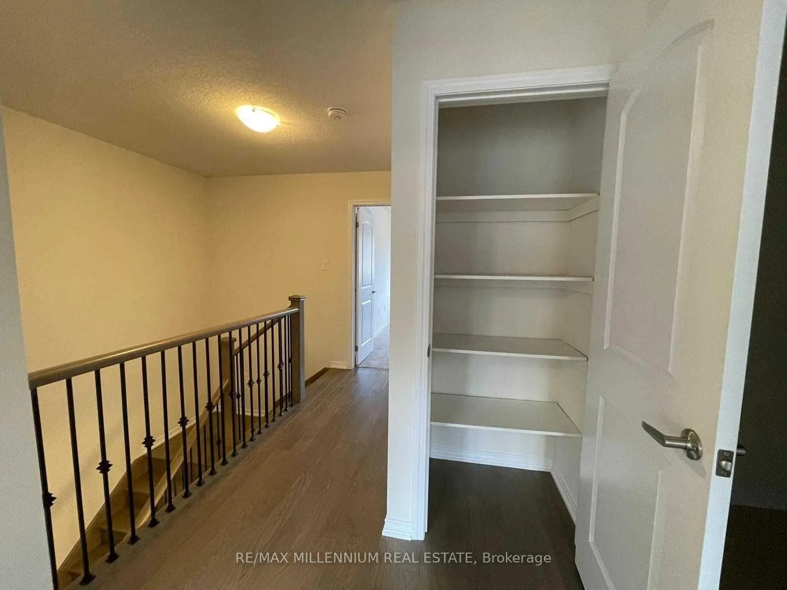 Photo 11 of Unit 34, 8273 Tulip Tree Drive, Niagara Falls, Brown — HOMEH
