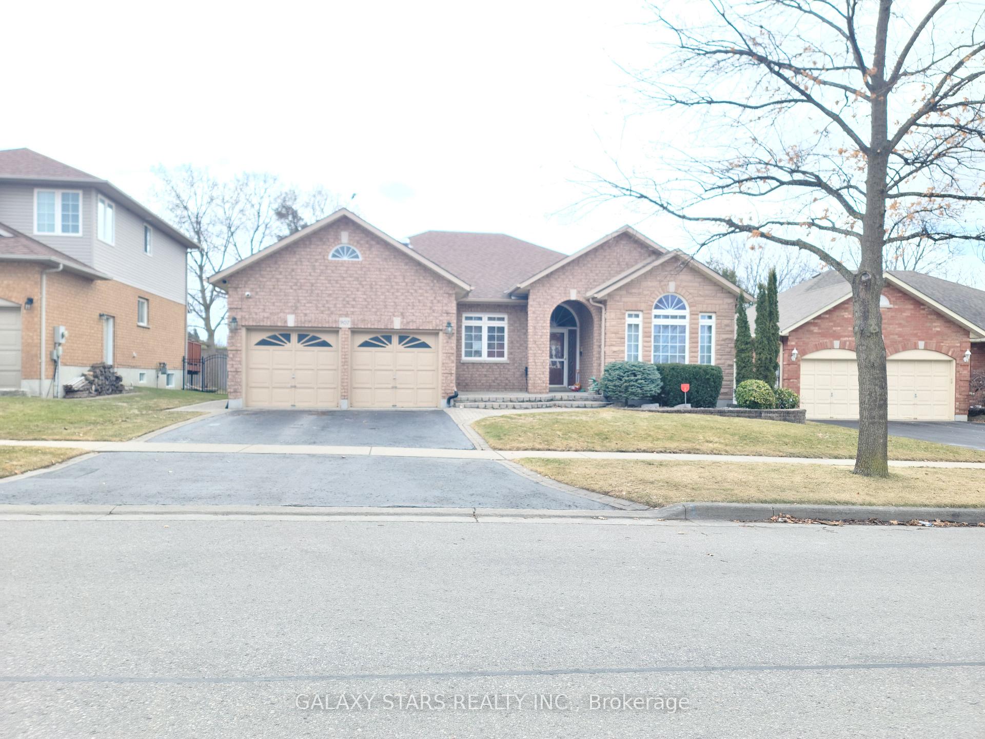 Front of Unit Bsmnt, 907 Oberland Drive