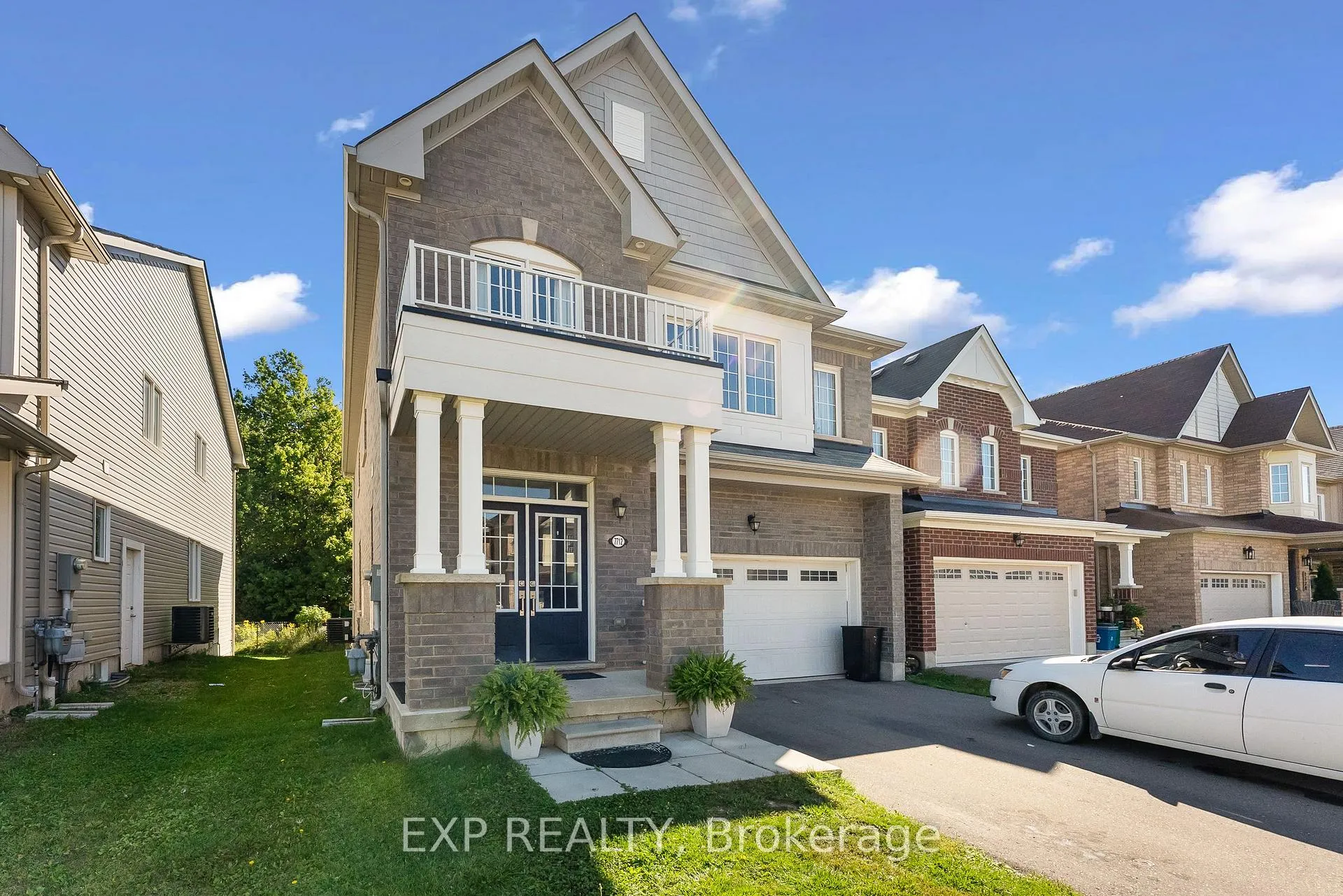 Photo 2 of 7712 Tupelo Crescent, Niagara Falls, Brown — HOMEH