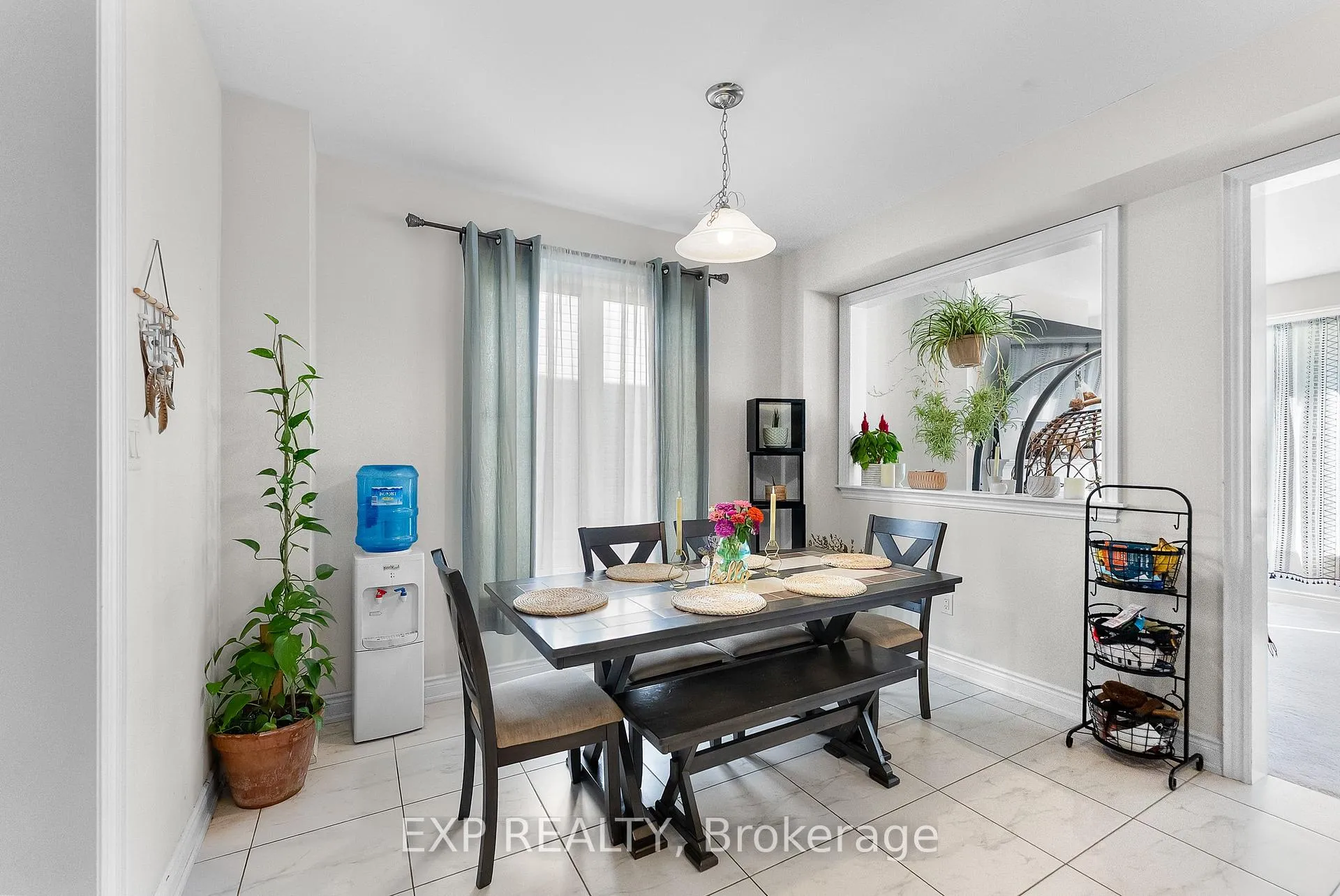Photo 11 of 7712 Tupelo Crescent, Niagara Falls, Brown — HOMEH