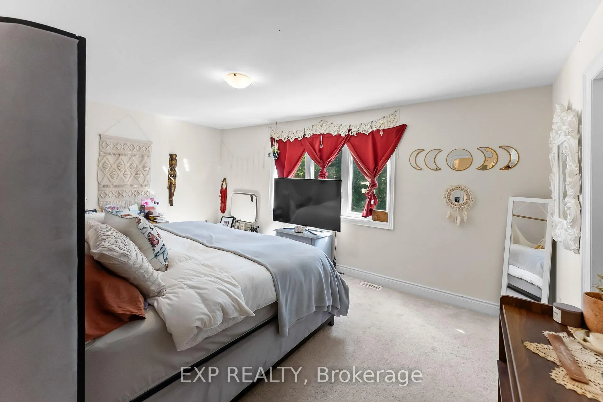 Photo 17 of 7712 Tupelo Crescent, Niagara Falls, Brown — HOMEH