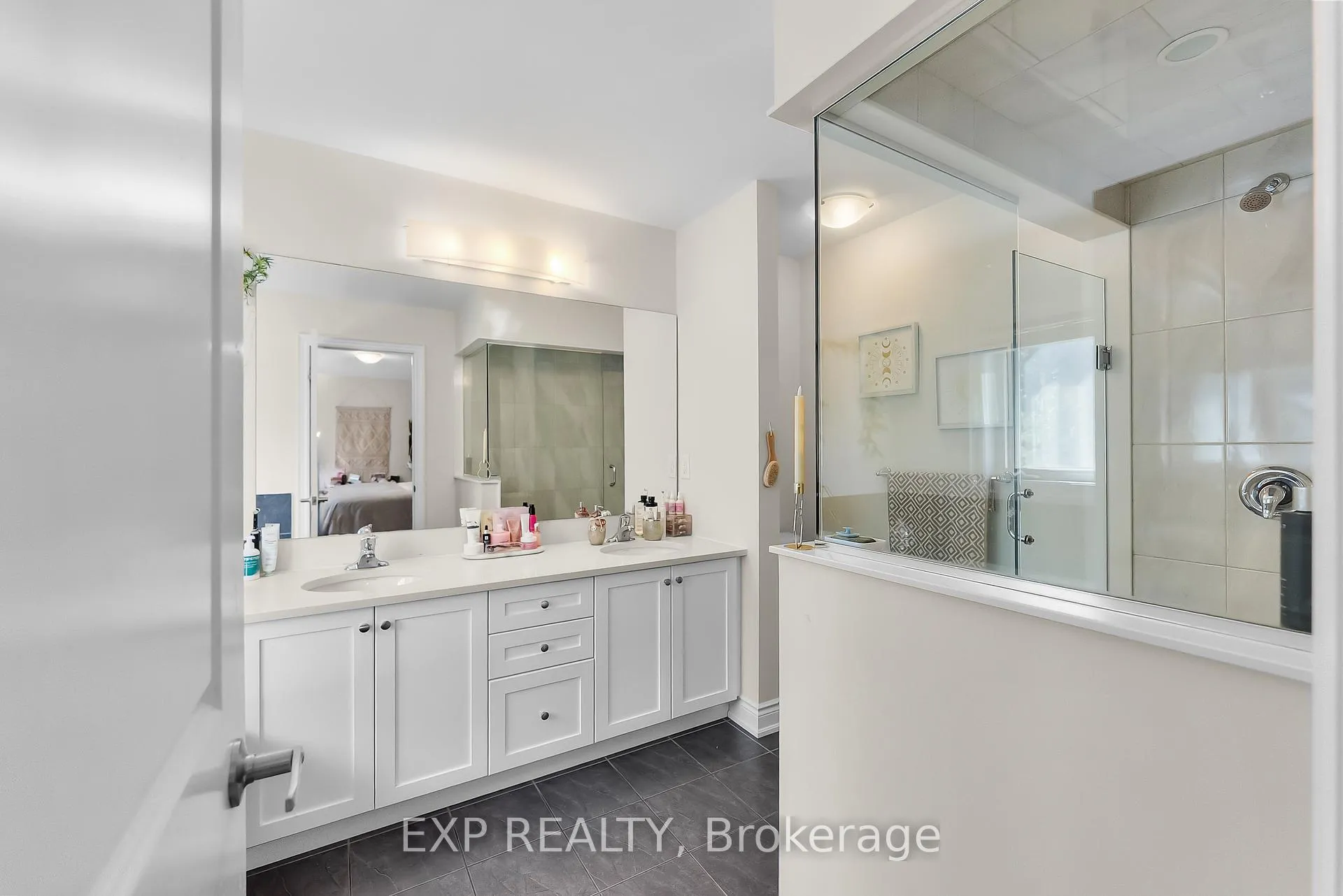 Photo 19 of 7712 Tupelo Crescent, Niagara Falls, Brown — HOMEH