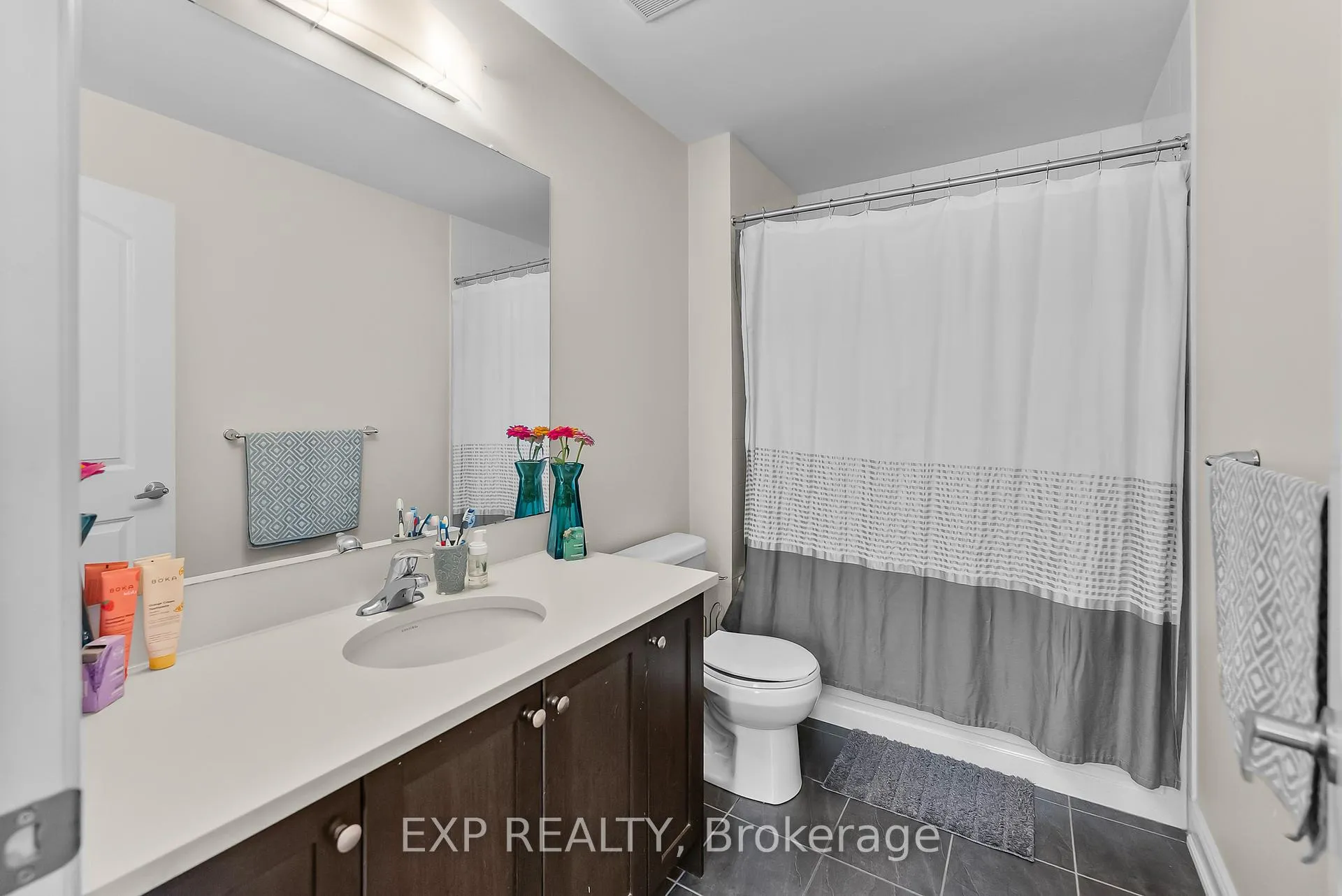 Photo 26 of 7712 Tupelo Crescent, Niagara Falls, Brown — HOMEH