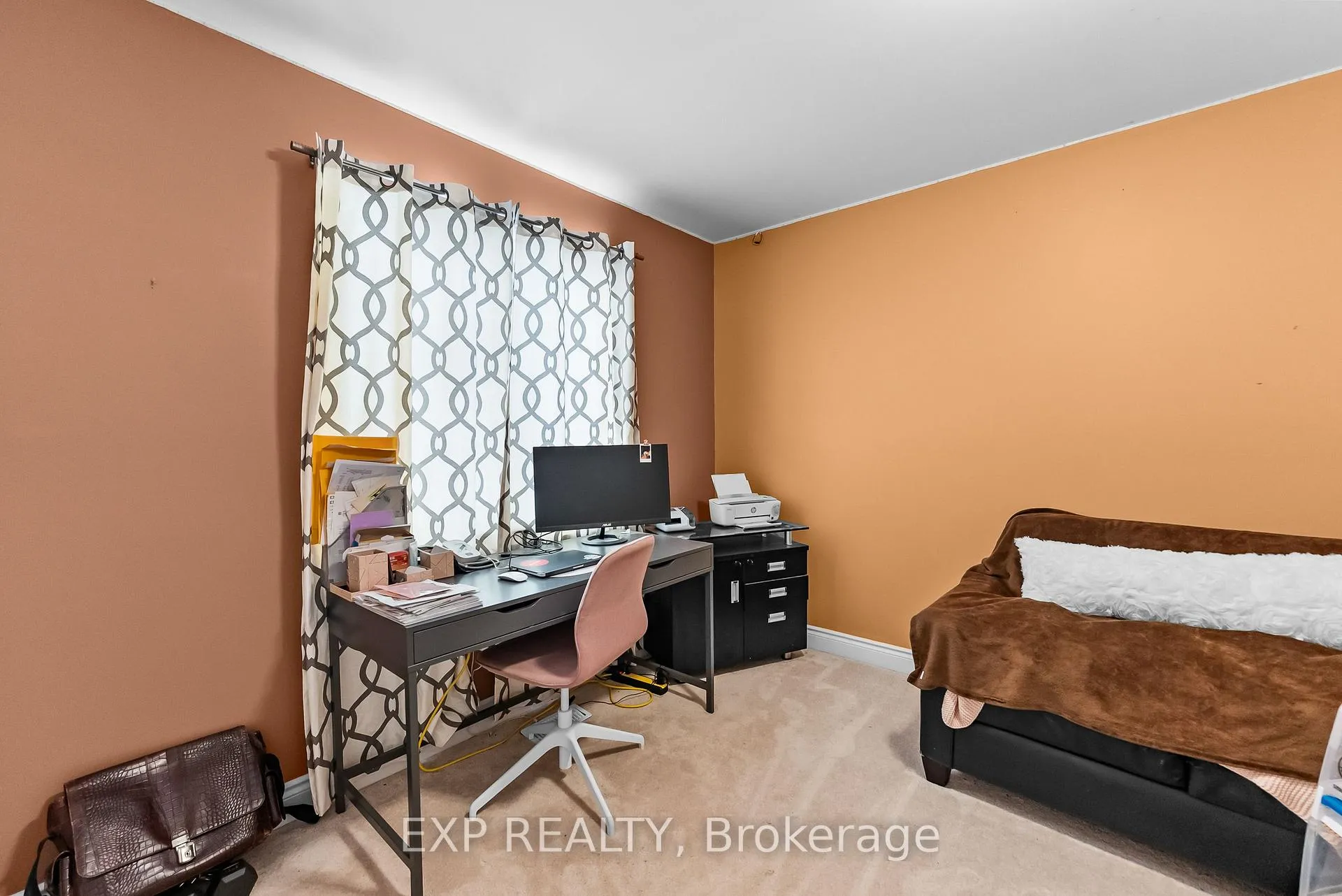 Photo 27 of 7712 Tupelo Crescent, Niagara Falls, Brown — HOMEH