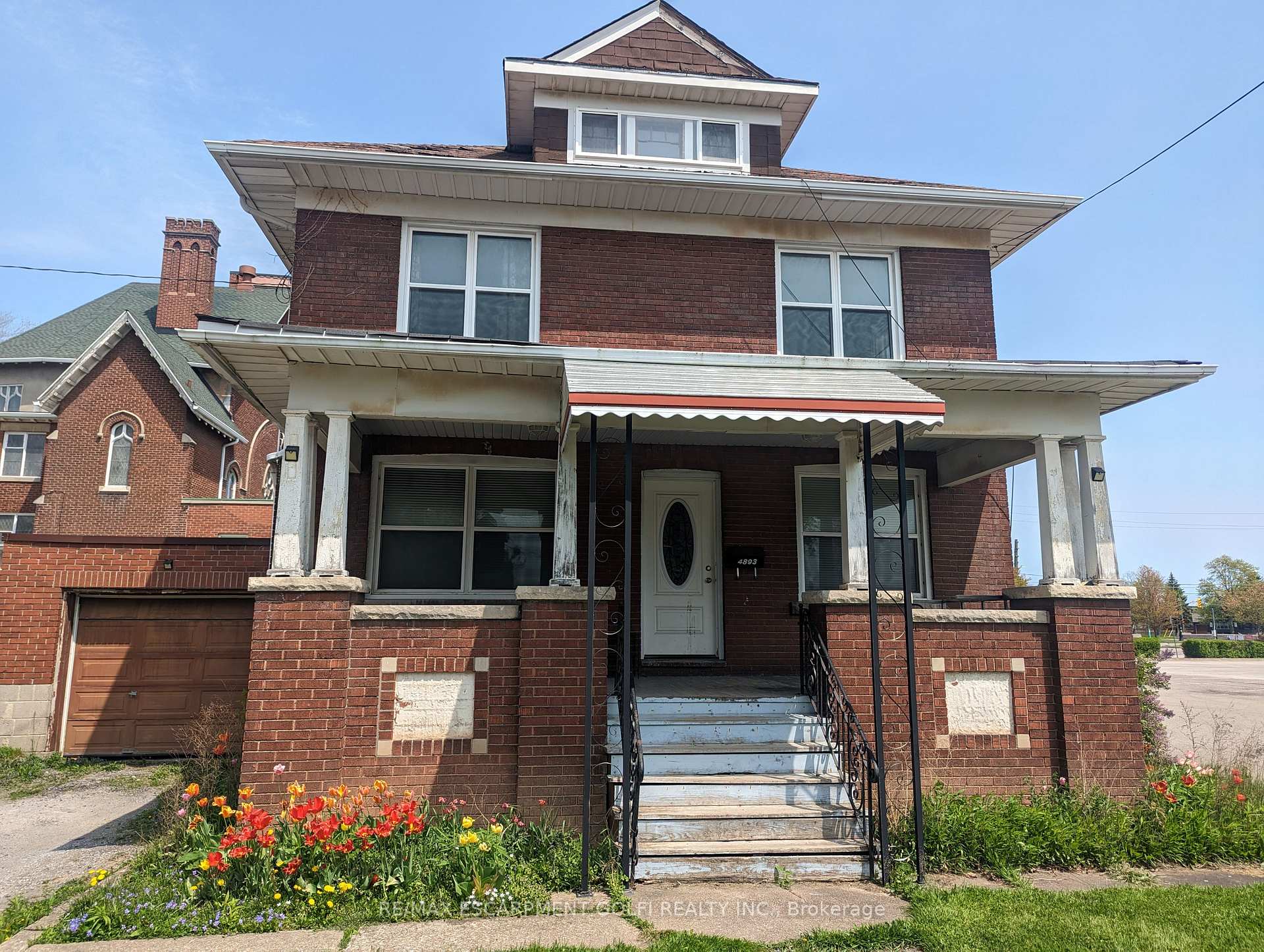 Photo 1 of Unit MAIN & 2ND, 4893 Hunter Street, Niagara Falls, Clifton Hill — HOMEH