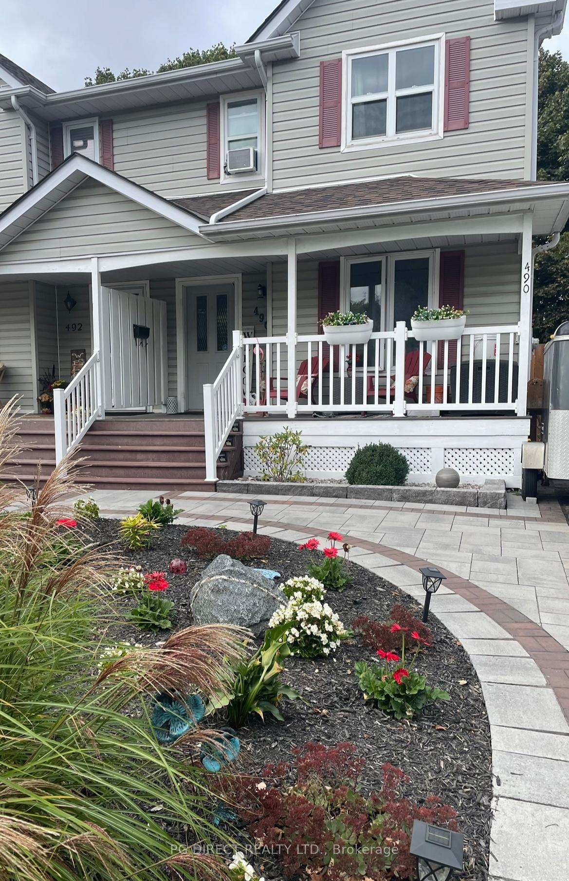Front of 490 Grandtrunk Avenue