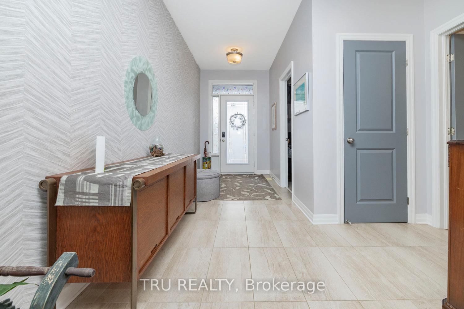 Photo 7 of 713 Spring Valley Drive, Ottawa, Mer Bleue/Bradley Estates/Anderson Park — HOMEH