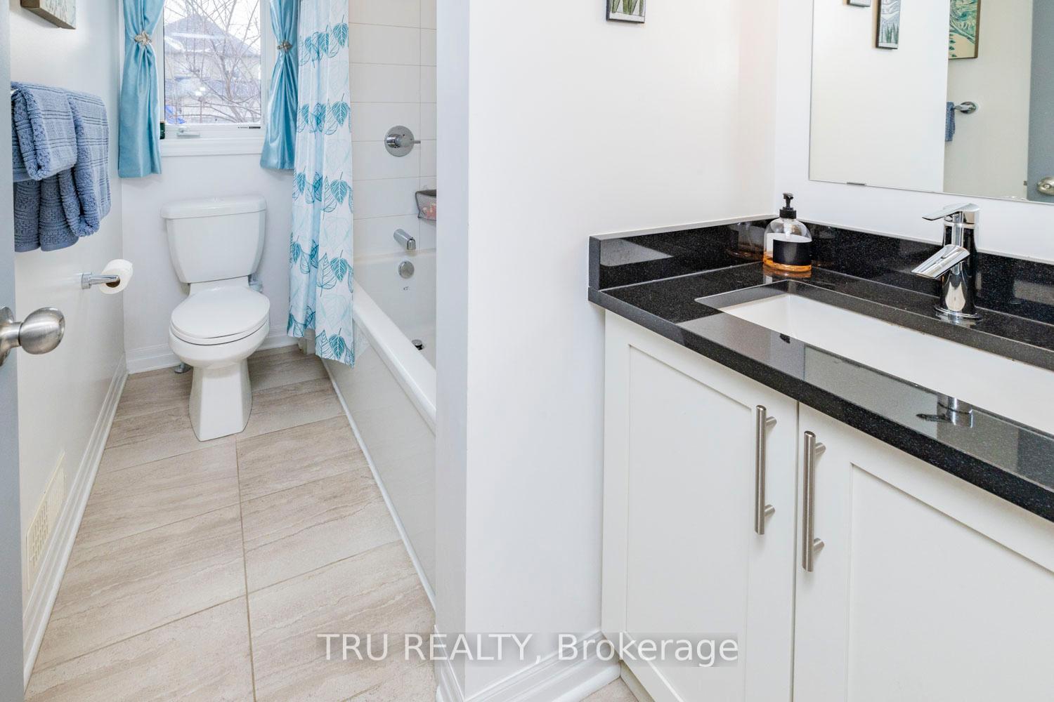 Photo 11 of 713 Spring Valley Drive, Ottawa, Mer Bleue/Bradley Estates/Anderson Park — HOMEH