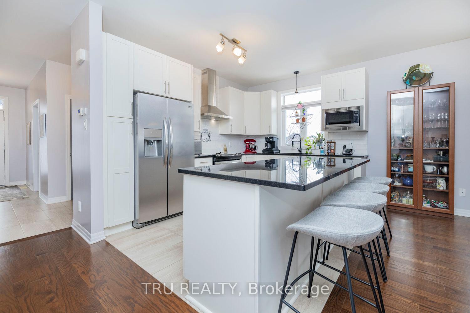 Photo 14 of 713 Spring Valley Drive, Ottawa, Mer Bleue/Bradley Estates/Anderson Park — HOMEH