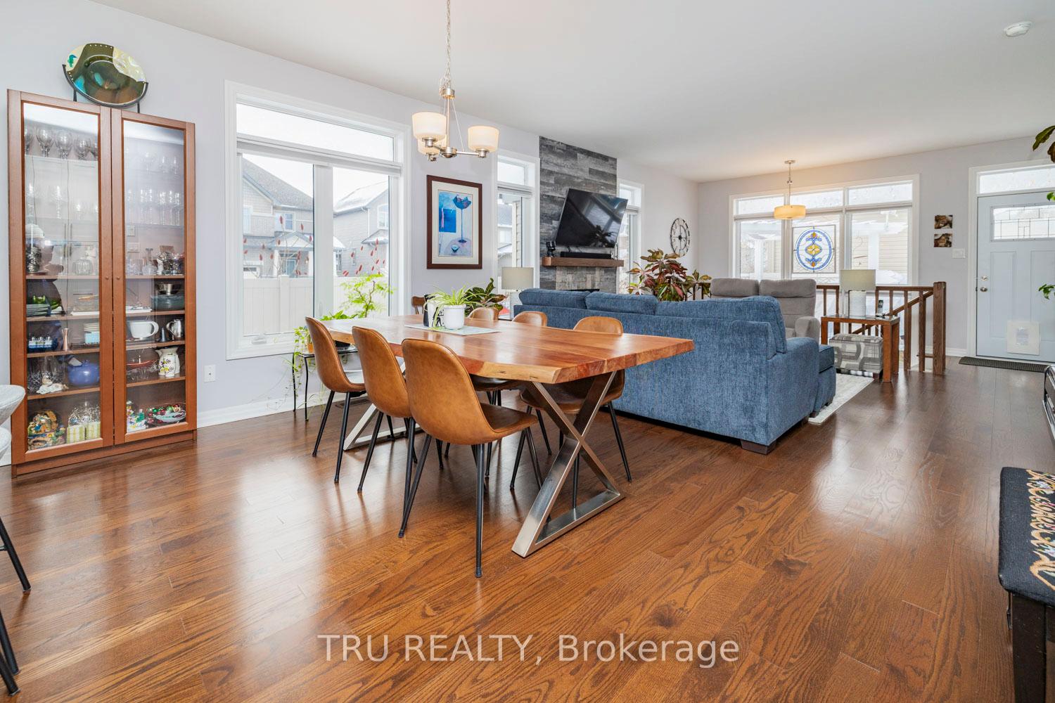 Photo 17 of 713 Spring Valley Drive, Ottawa, Mer Bleue/Bradley Estates/Anderson Park — HOMEH
