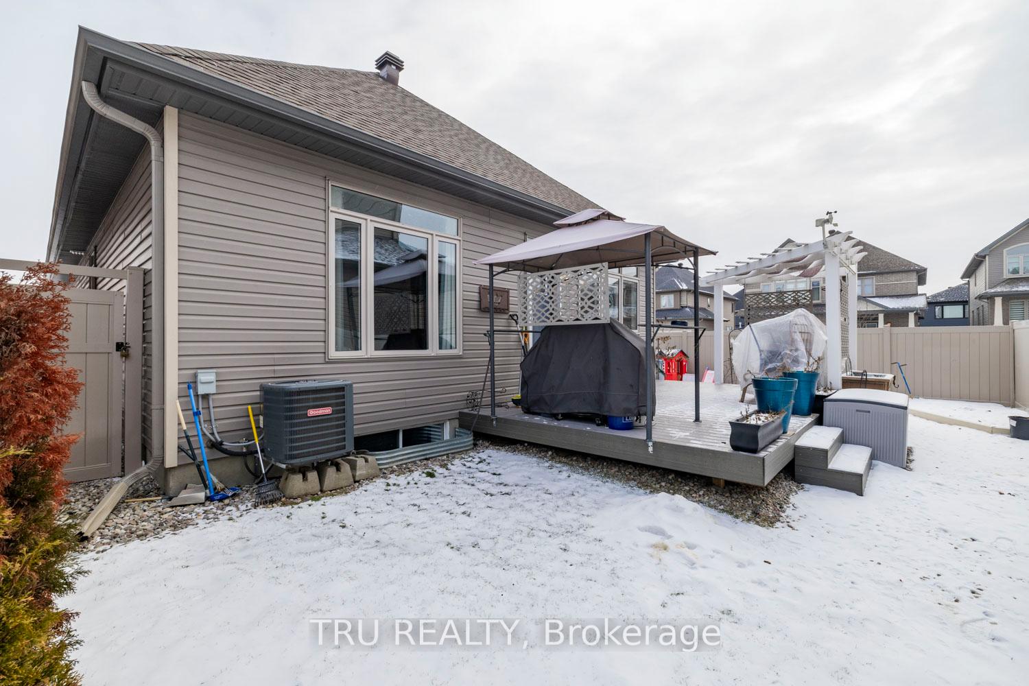 Photo 35 of 713 Spring Valley Drive, Ottawa, Mer Bleue/Bradley Estates/Anderson Park — HOMEH