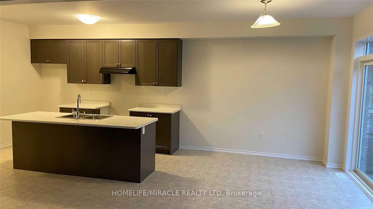 Photo 7 of 7648 tupelo Crescent, Niagara Falls, Brown — HOMEH