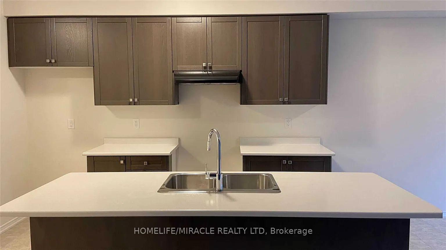 Photo 9 of 7648 tupelo Crescent, Niagara Falls, Brown — HOMEH