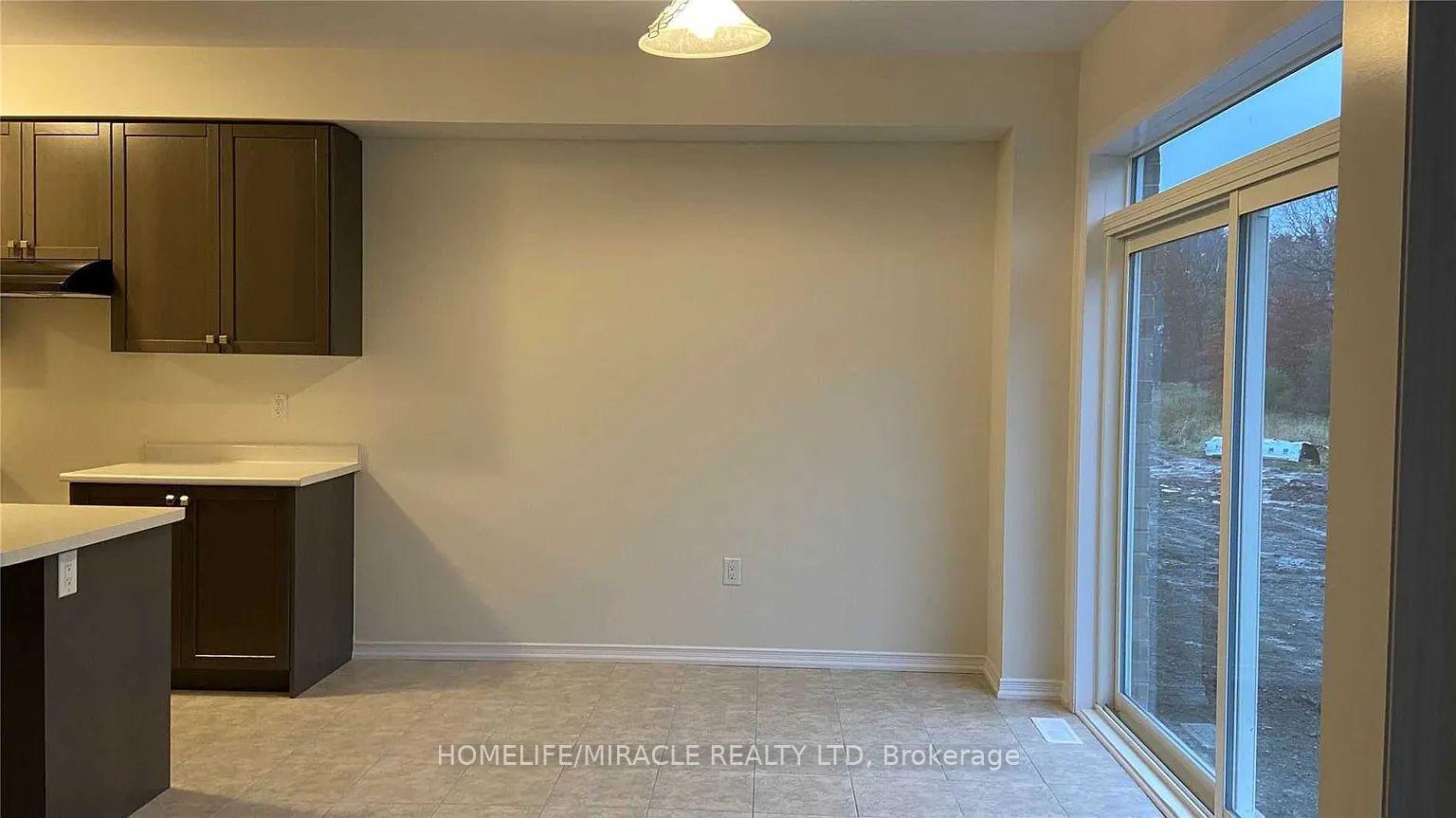 Photo 10 of 7648 tupelo Crescent, Niagara Falls, Brown — HOMEH