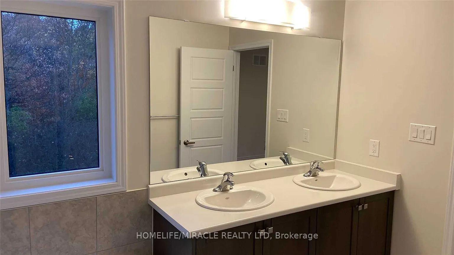 Photo 11 of 7648 tupelo Crescent, Niagara Falls, Brown — HOMEH