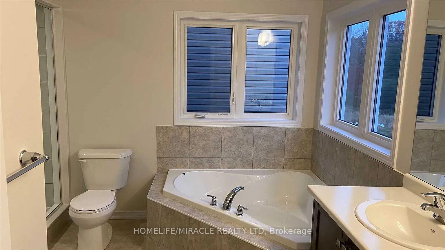 Photo 12 of 7648 tupelo Crescent, Niagara Falls, Brown — HOMEH
