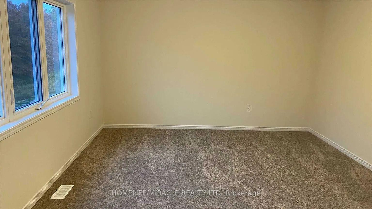 Photo 14 of 7648 tupelo Crescent, Niagara Falls, Brown — HOMEH