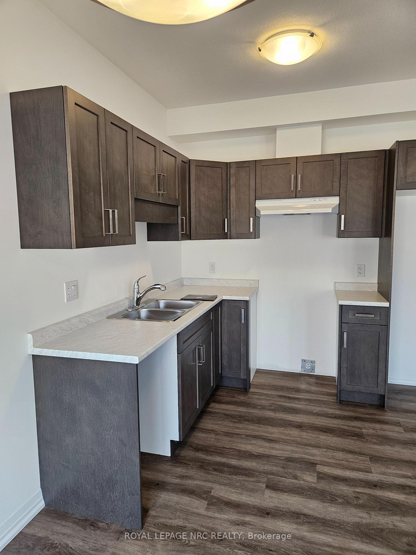 Photo 9 of 50 Samuel Avenue, Pelham, Fonthill — HOMEH