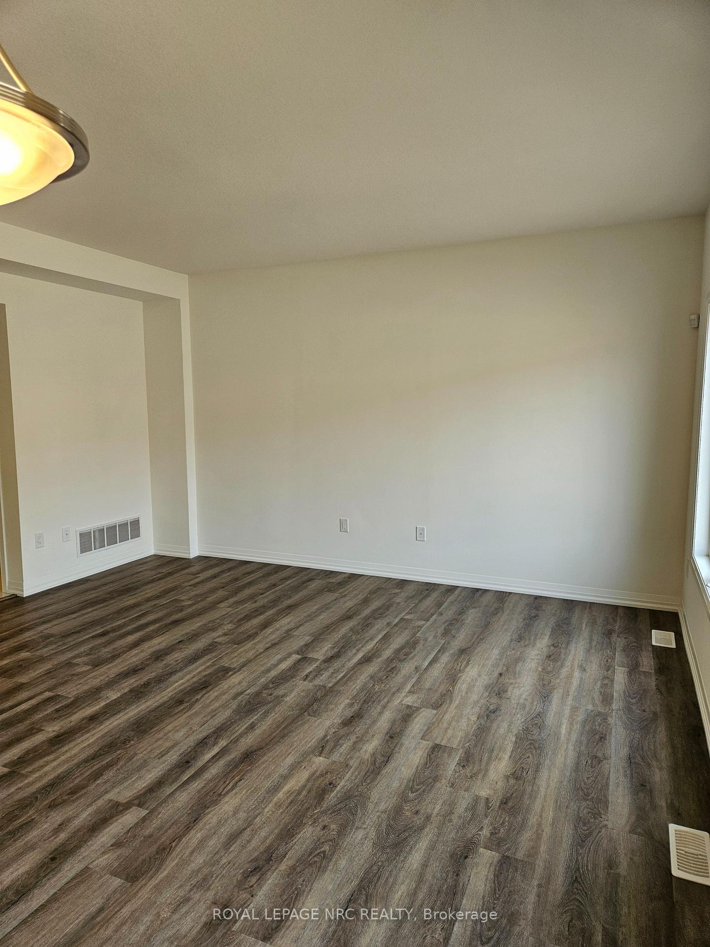 Photo 11 of 50 Samuel Avenue, Pelham, Fonthill — HOMEH