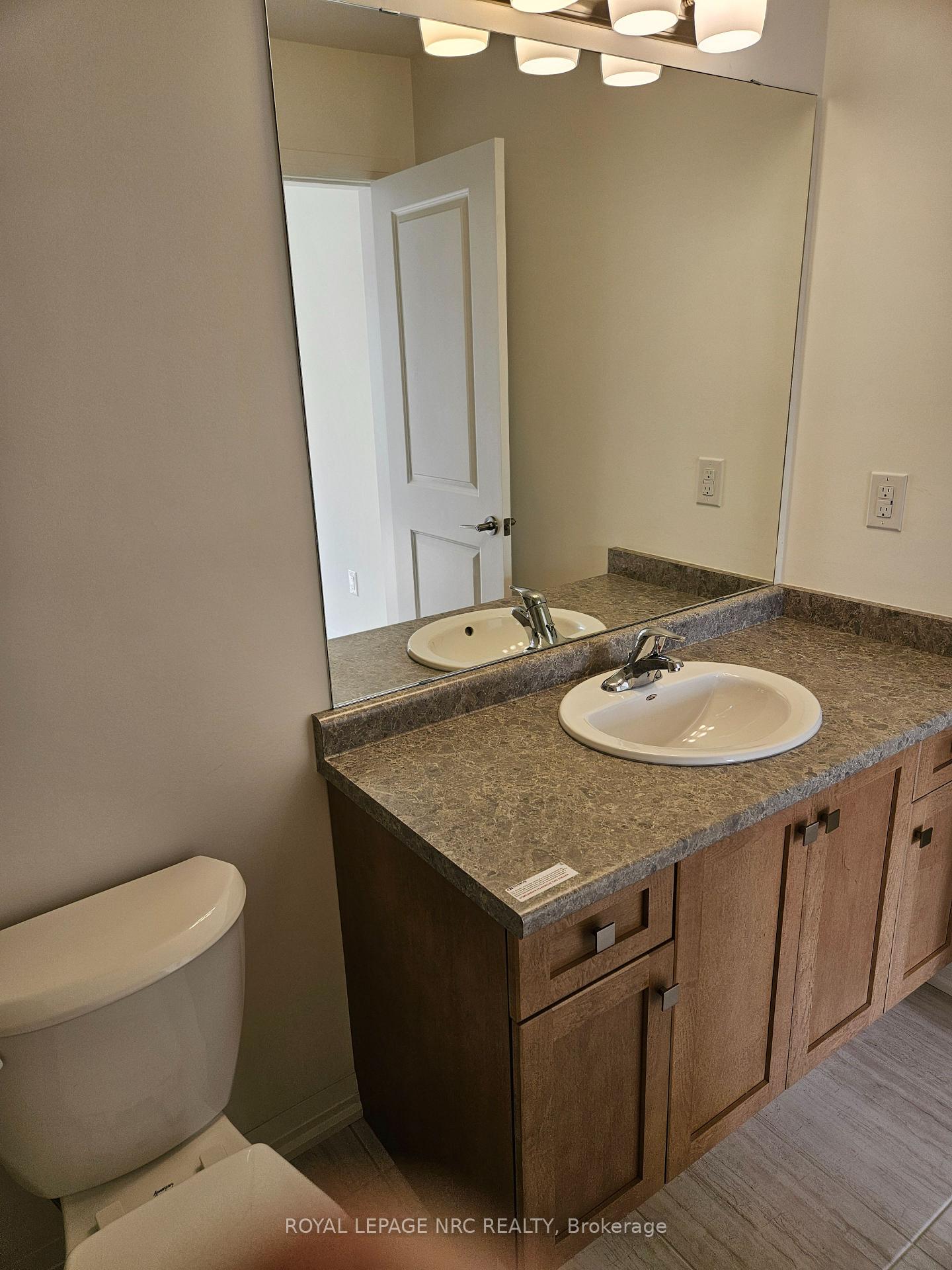 Photo 23 of 50 Samuel Avenue, Pelham, Fonthill — HOMEH