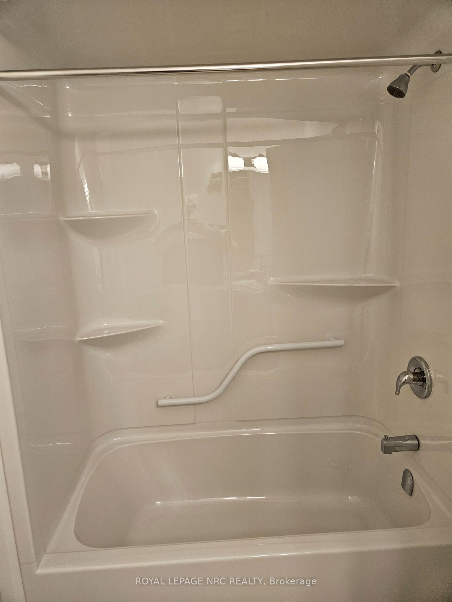 Photo 25 of 50 Samuel Avenue, Pelham, Fonthill — HOMEH