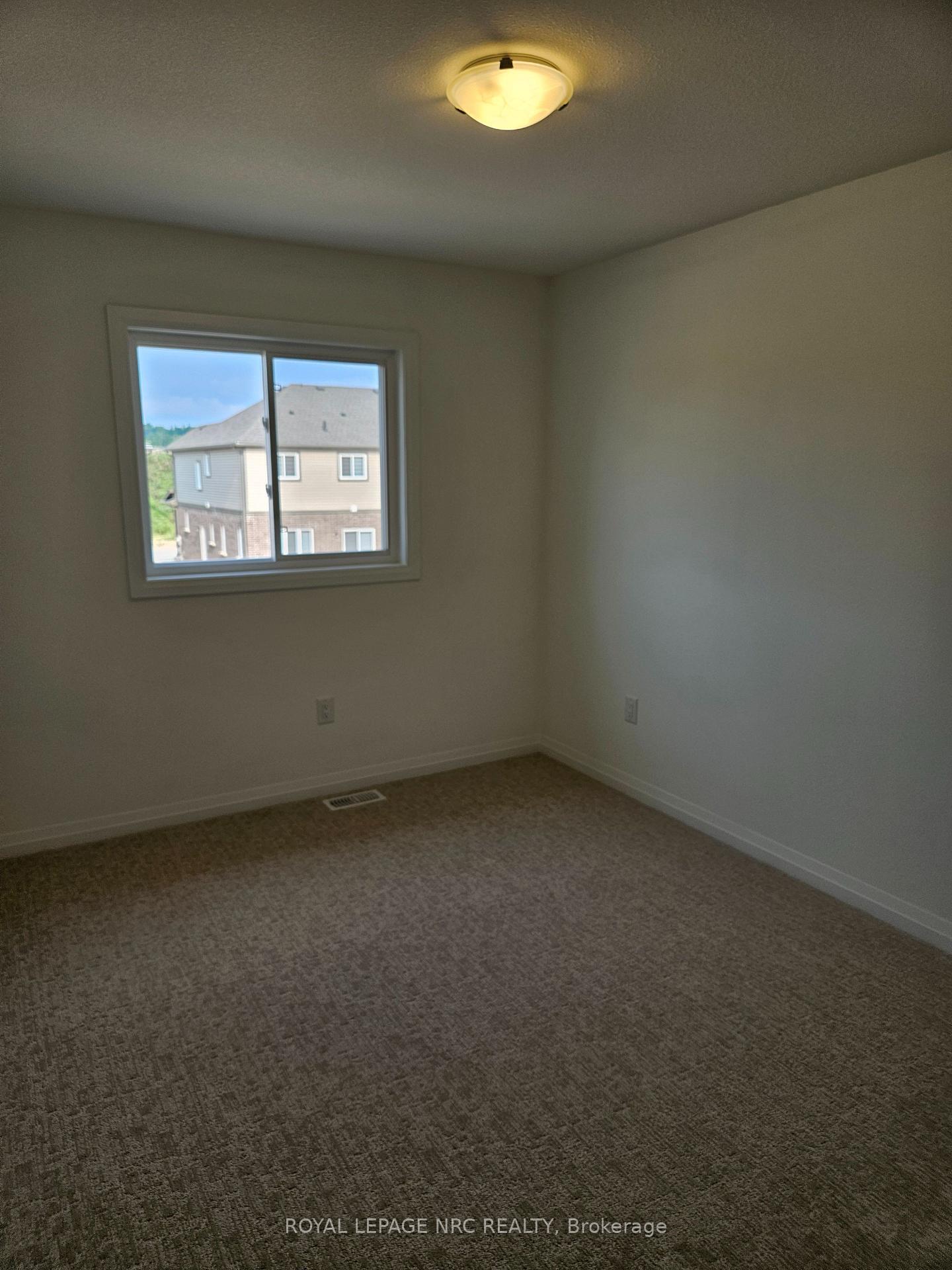 Photo 27 of 50 Samuel Avenue, Pelham, Fonthill — HOMEH