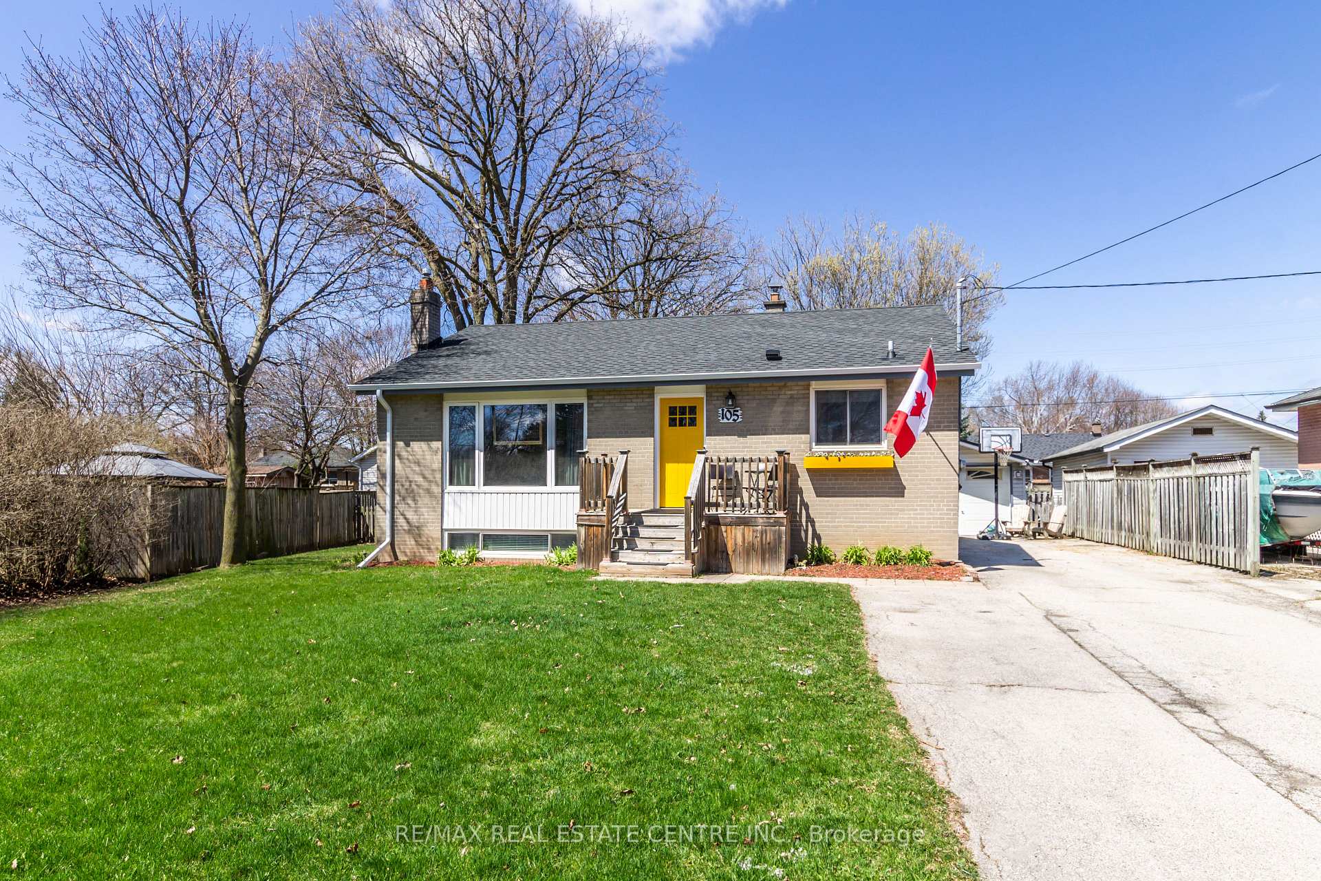 Front of 105 Anne Boulevard