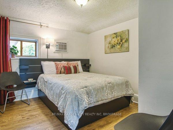 Photo 24 of 6039 Symmes Street, Niagara Falls, Dorchester — HOMEH