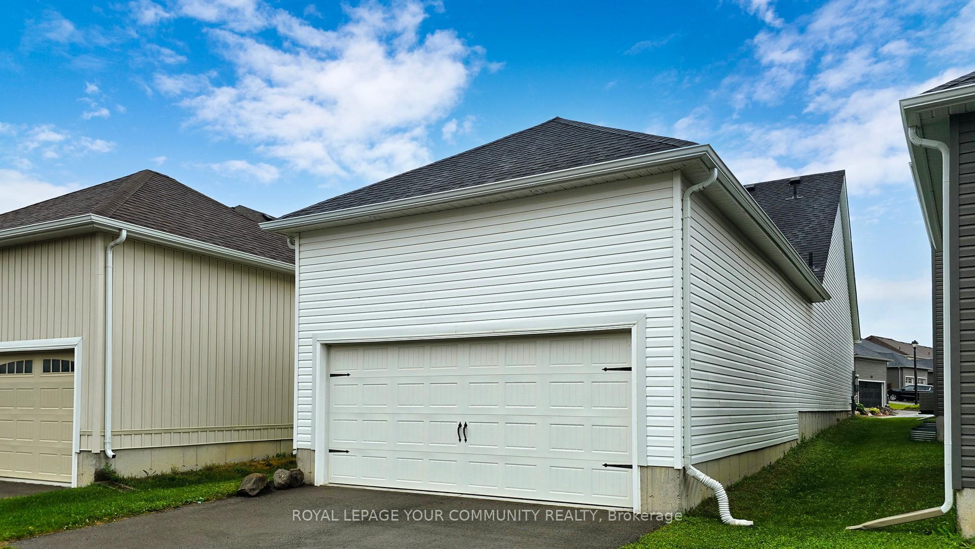 Photo 39 of 606 Haylook Gardens, Peterborough, Northcrest Ward 5 — HOMEH
