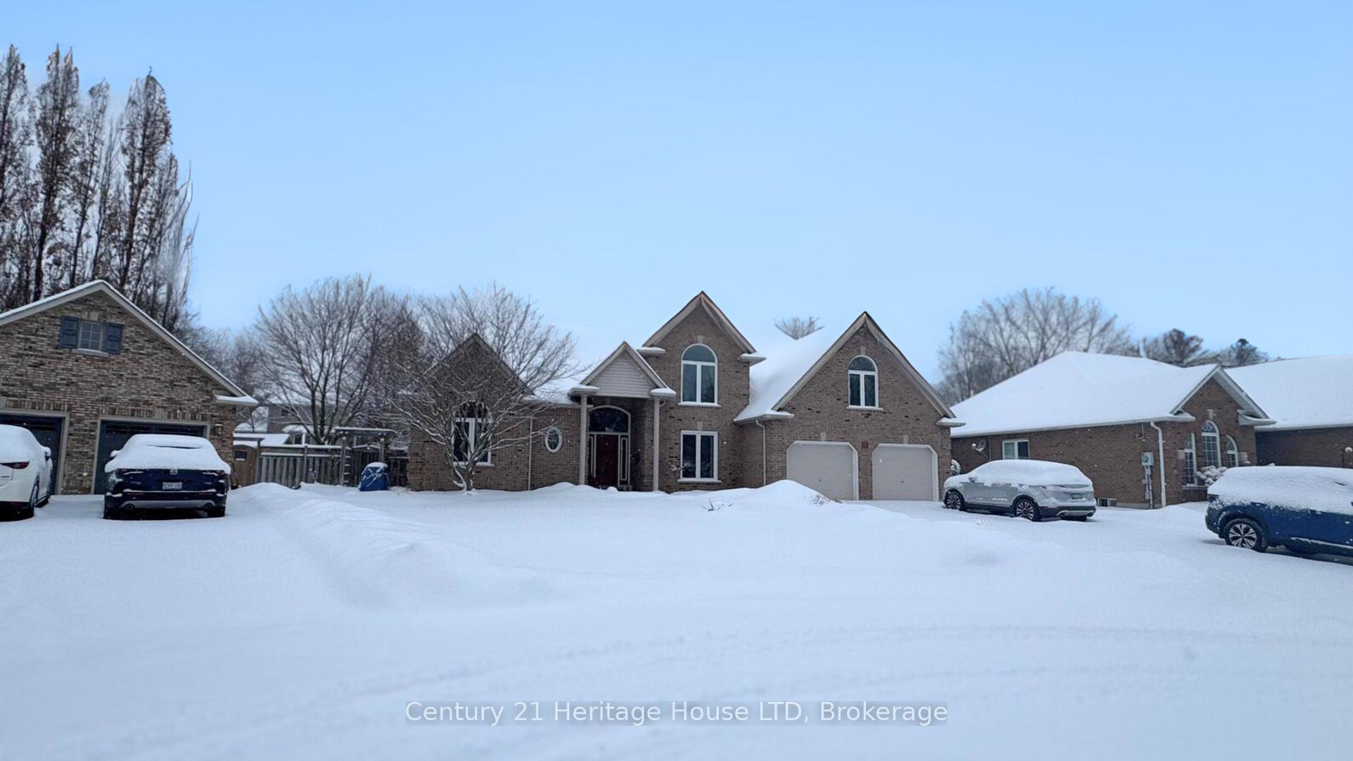 Photo 2 of 14 Brookfield Court, Pelham, Fonthill — HOMEH