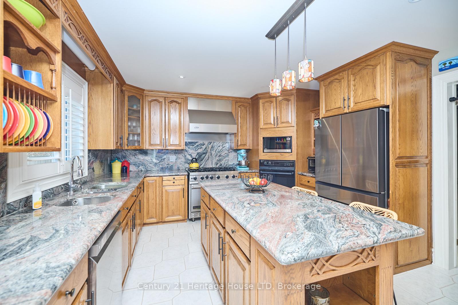 Photo 4 of 14 Brookfield Court, Pelham, Fonthill — HOMEH