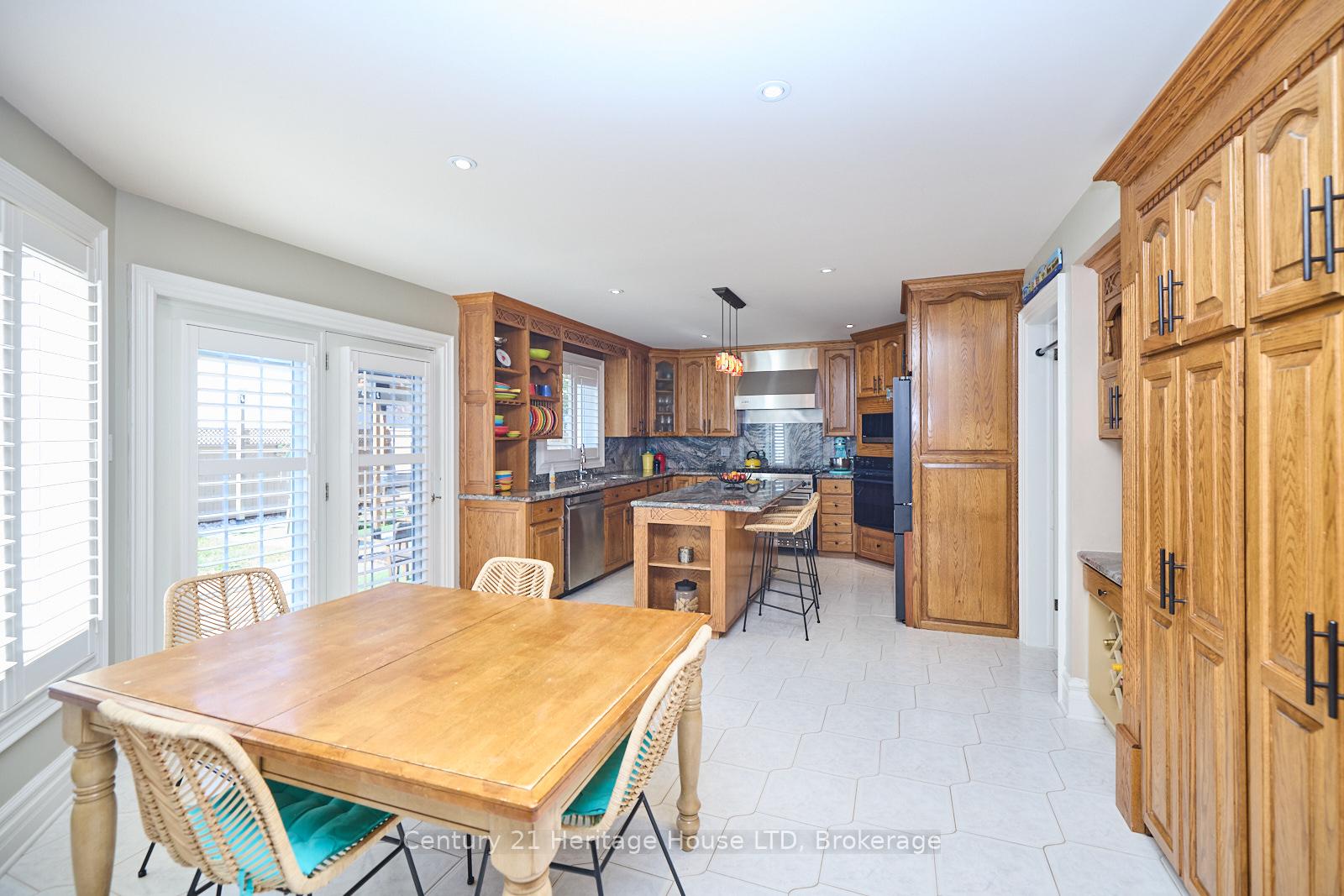 Photo 8 of 14 Brookfield Court, Pelham, Fonthill — HOMEH