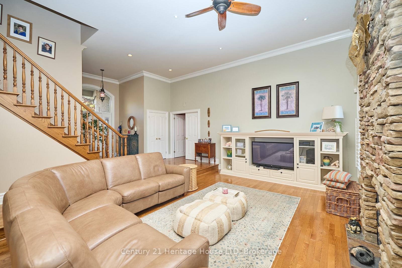 Photo 11 of 14 Brookfield Court, Pelham, Fonthill — HOMEH