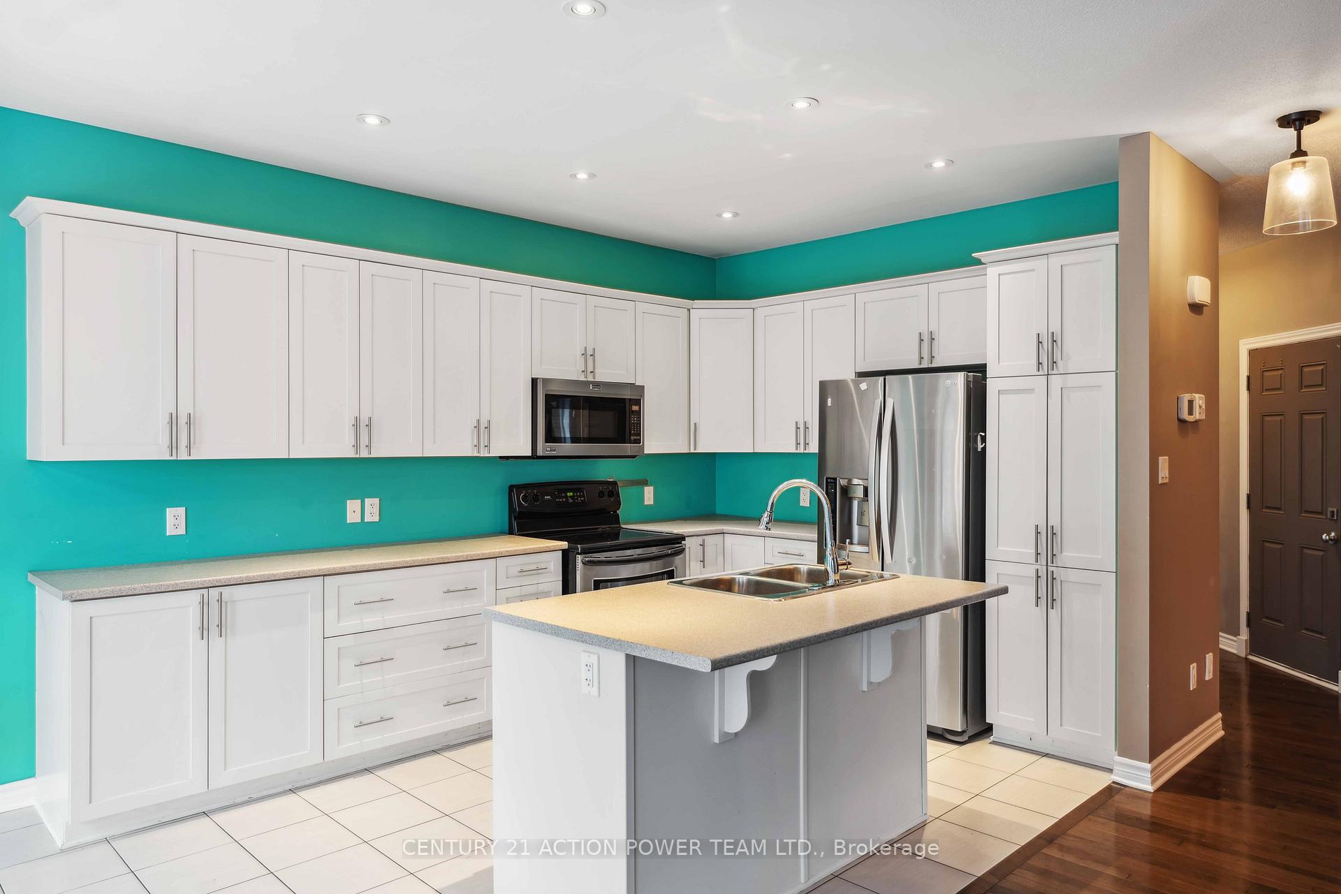 Photo 5 of 831 Contour Street, Ottawa, Mer Bleue/Bradley Estates/Anderson Park — HOMEH