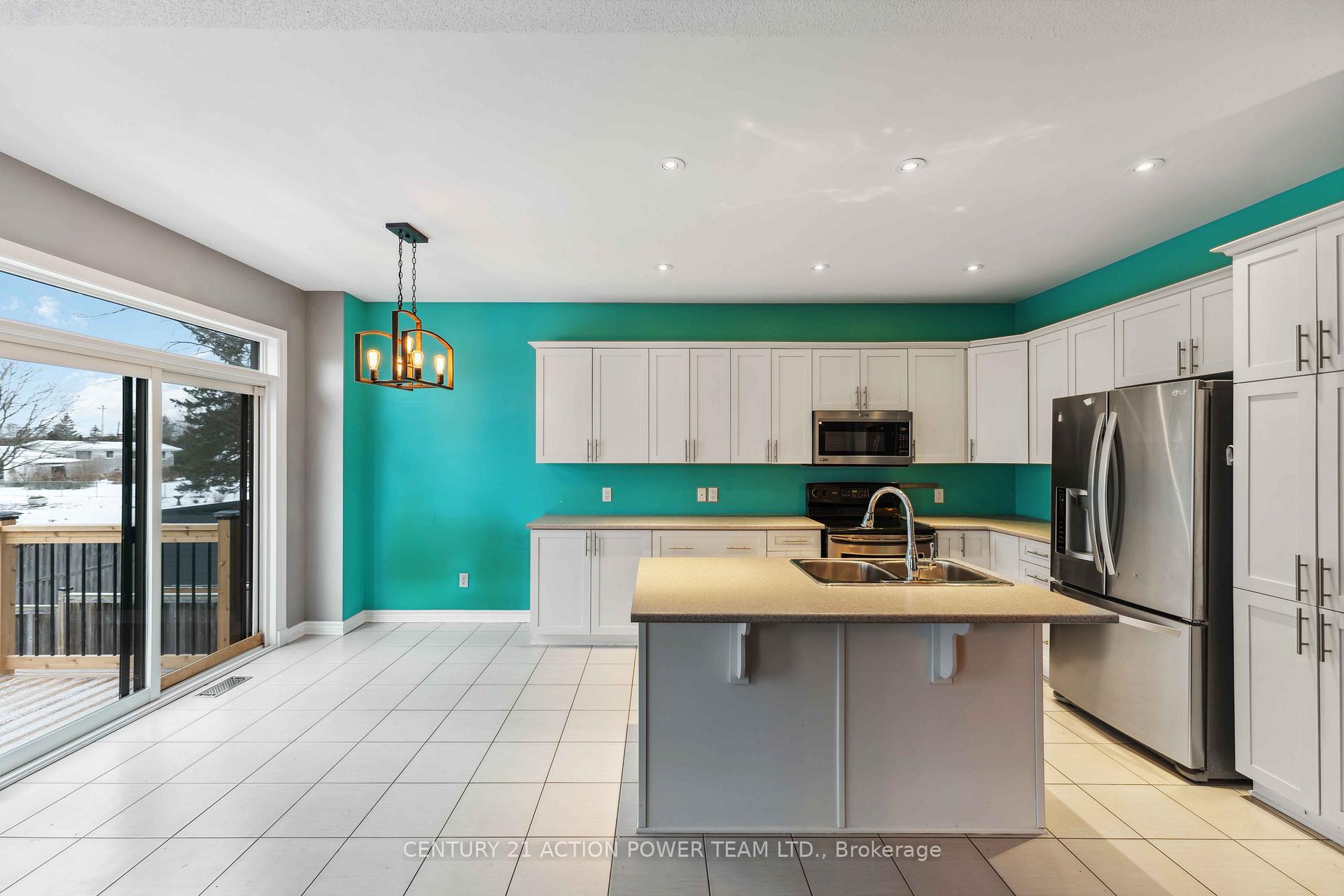 Photo 8 of 831 Contour Street, Ottawa, Mer Bleue/Bradley Estates/Anderson Park — HOMEH