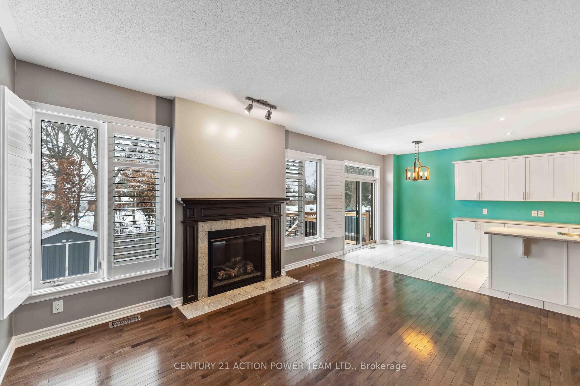 Photo 12 of 831 Contour Street, Ottawa, Mer Bleue/Bradley Estates/Anderson Park — HOMEH