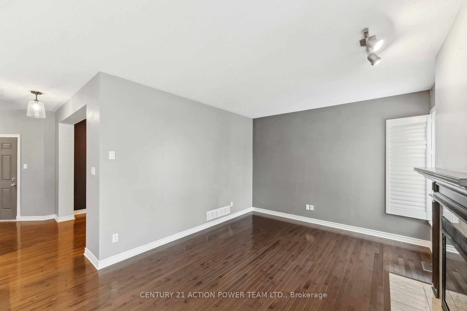 Photo 13 of 831 Contour Street, Ottawa, Mer Bleue/Bradley Estates/Anderson Park — HOMEH