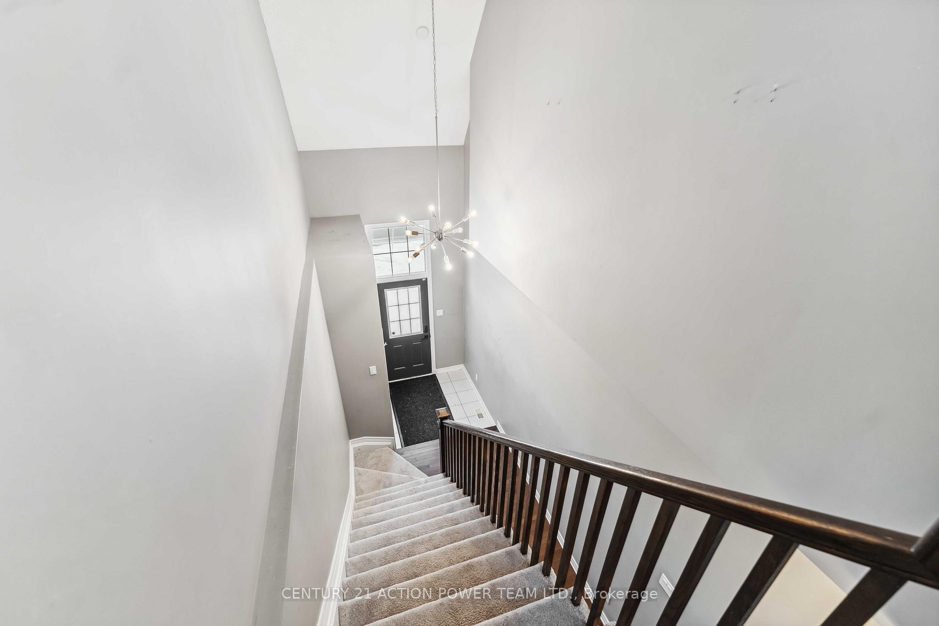Photo 17 of 831 Contour Street, Ottawa, Mer Bleue/Bradley Estates/Anderson Park — HOMEH