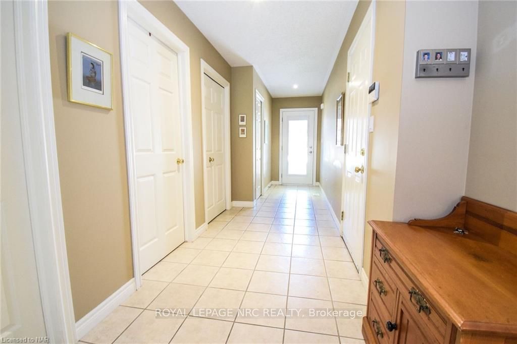 Photo 3 of 32 Stonegate Place, Pelham, Fonthill — HOMEH