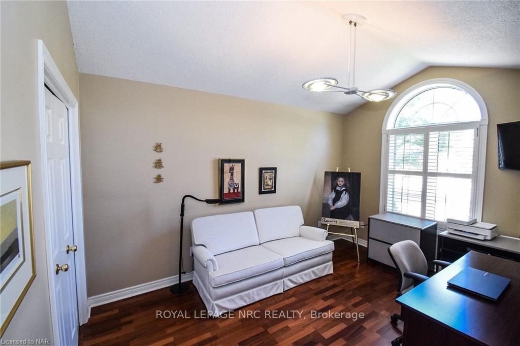 Photo 4 of 32 Stonegate Place, Pelham, Fonthill — HOMEH