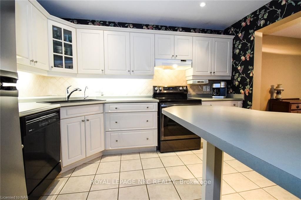 Photo 6 of 32 Stonegate Place, Pelham, Fonthill — HOMEH
